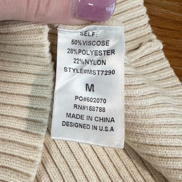 REVOLVE Mable Annabella Ribbed Hook and Eye Cropped Tank Top V-Neck Cream - Picture 8 of 8